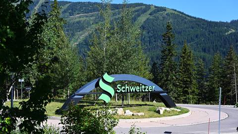 Schweitzer arch in the summer